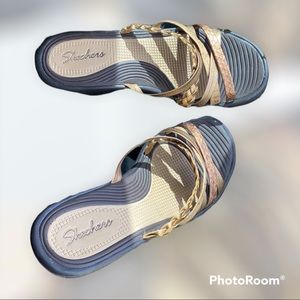 Sketchers Size 7 sandals comfy Never Worn